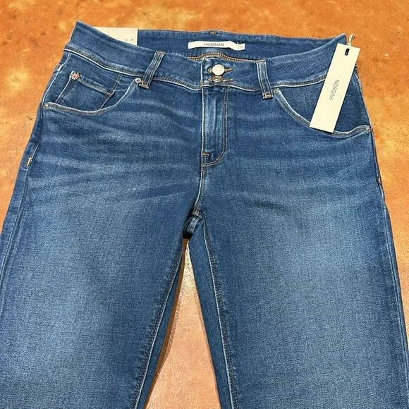 Nwt Hudson Mid rise Baby bell Blue Jeans. Size 29